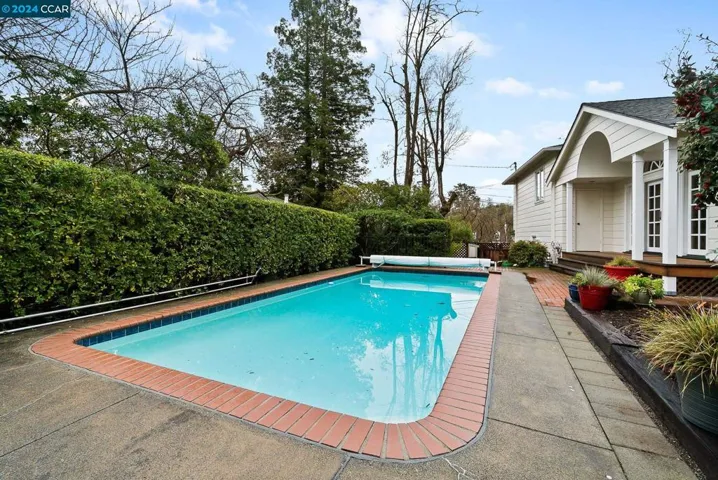 360 Muller Rd, Walnut Creek, California 94598