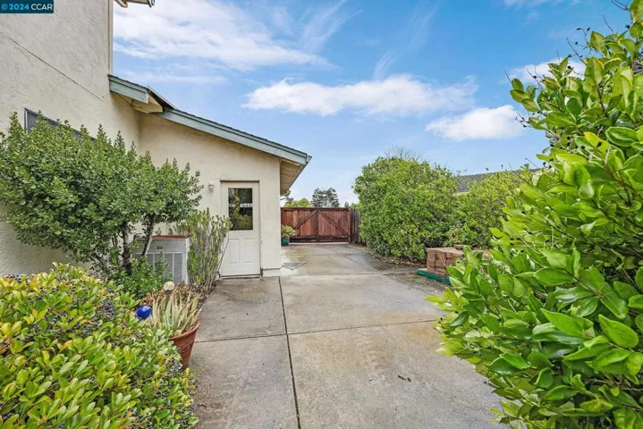 8681 Waterford Ct, Dublin, California 94568