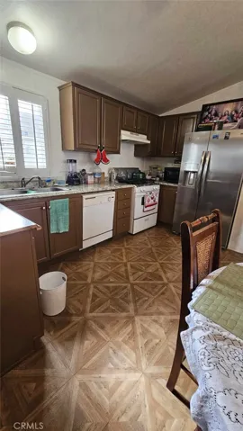 423 W Route 66 2, Glendora, California 91740