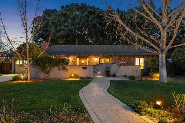 781 Arroyo Road, Los Altos, California 94024