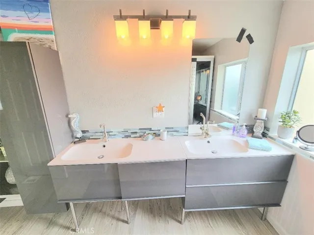 80 Huntington St. 218, Huntington Beach, California 92646