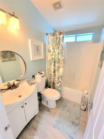 2nd bathroom