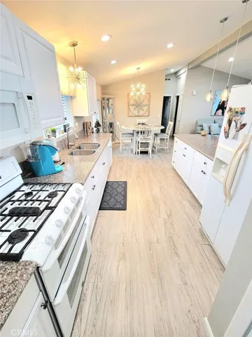 80 Huntington St. 218, Huntington Beach, California 92646