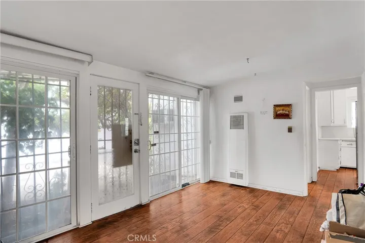 850 Alexandria family room