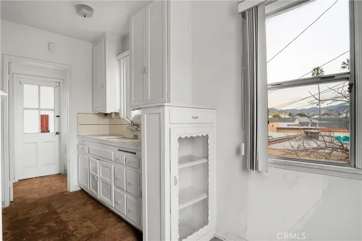 848 Alexandria kitchen