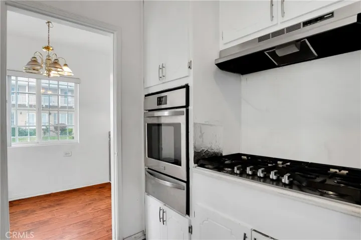 850 Alexandria kitchen
