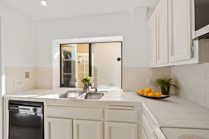 3122 Morning Way, La Jolla, California 92037