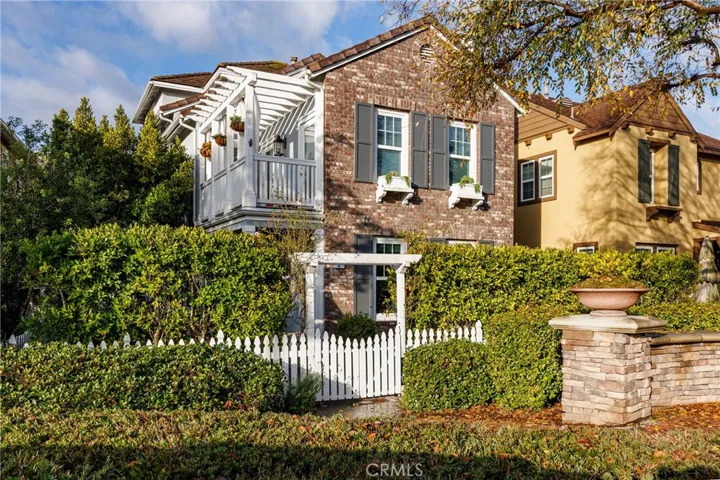 4 Earthen Court, Ladera Ranch, California 92694