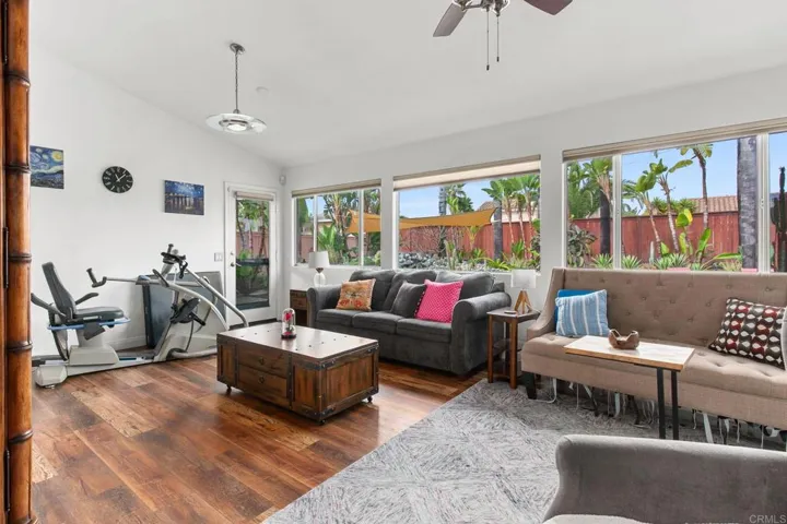 Huge Livingroom