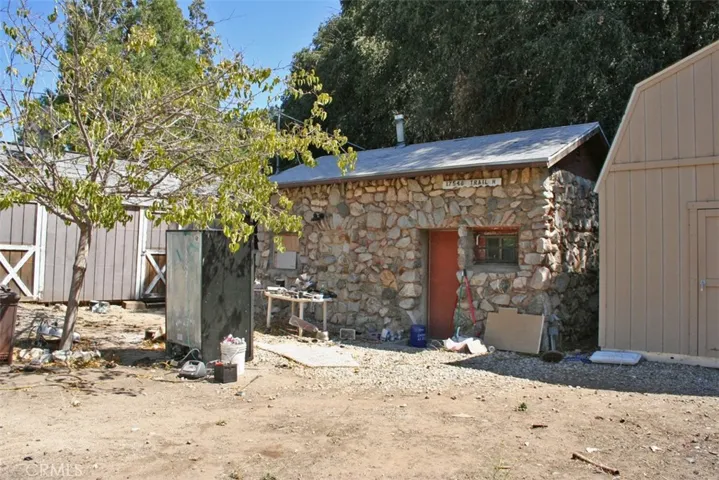 17548 Trail N, Lake Hughes, California 93532