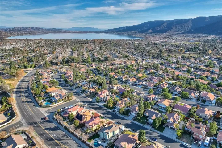 15123 Camphor Way, Lake Elsinore, California 92530