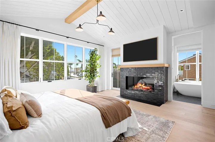 1416 E Balboa Boulevard, Newport Beach, California 92661