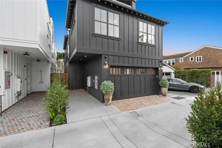 1416 E Balboa Boulevard, Newport Beach, California 92661