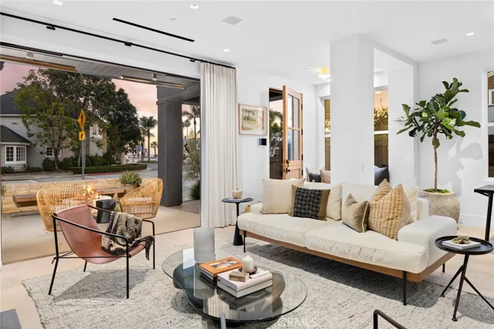 1416 E Balboa Boulevard, Newport Beach, California 92661