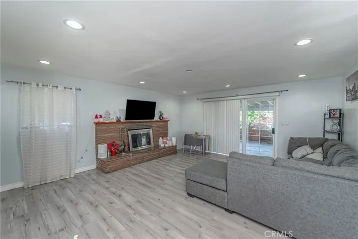10609 Newville Avenue, Downey, California 90241