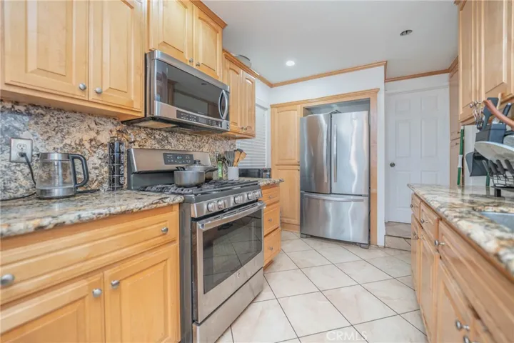 10609 Newville Avenue, Downey, California 90241