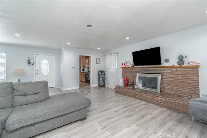 10609 Newville Avenue, Downey, California 90241