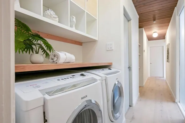 1050 Pomeroy Avenue, Santa Clara, California 95051