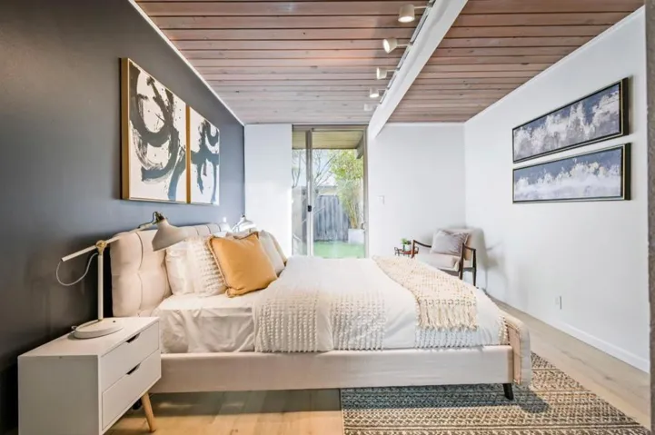1050 Pomeroy Avenue, Santa Clara, California 95051