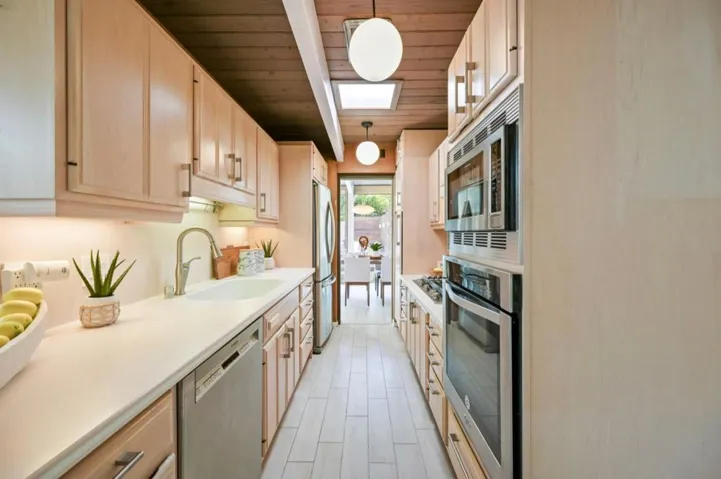 1050 Pomeroy Avenue, Santa Clara, California 95051