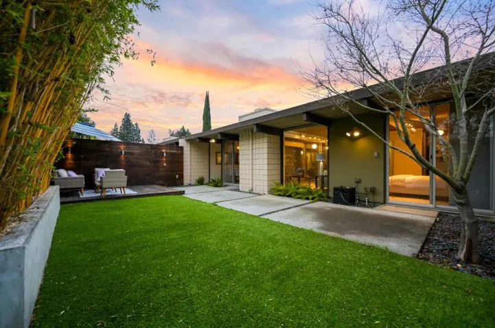 1050 Pomeroy Avenue, Santa Clara, California 95051