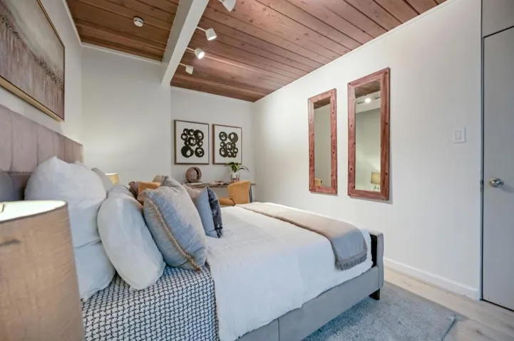 1050 Pomeroy Avenue, Santa Clara, California 95051