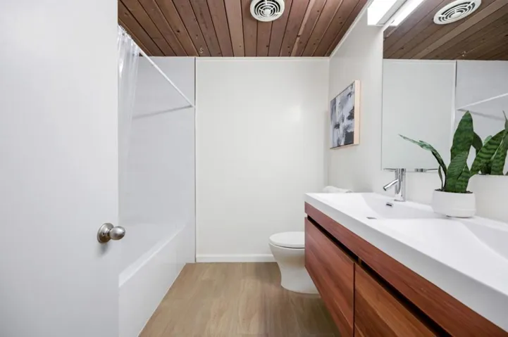 1050 Pomeroy Avenue, Santa Clara, California 95051