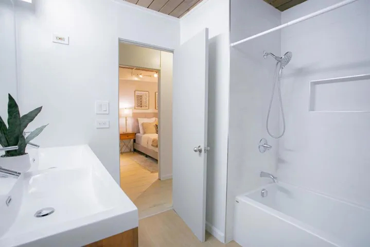 1050 Pomeroy Avenue, Santa Clara, California 95051