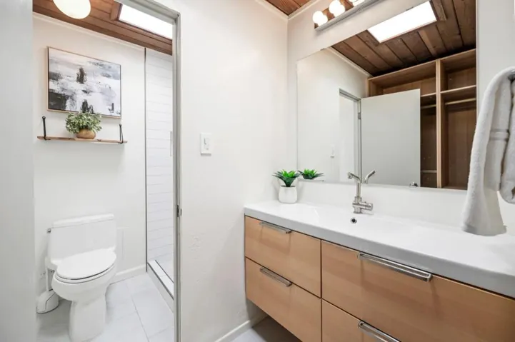 1050 Pomeroy Avenue, Santa Clara, California 95051