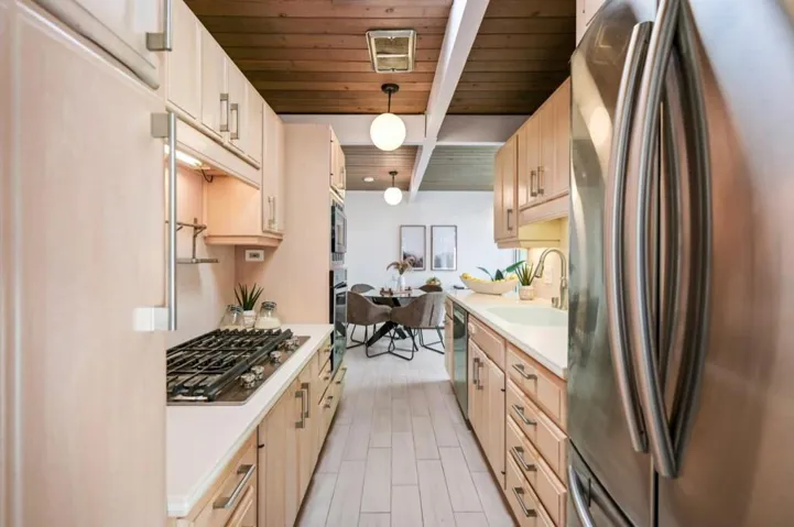 1050 Pomeroy Avenue, Santa Clara, California 95051