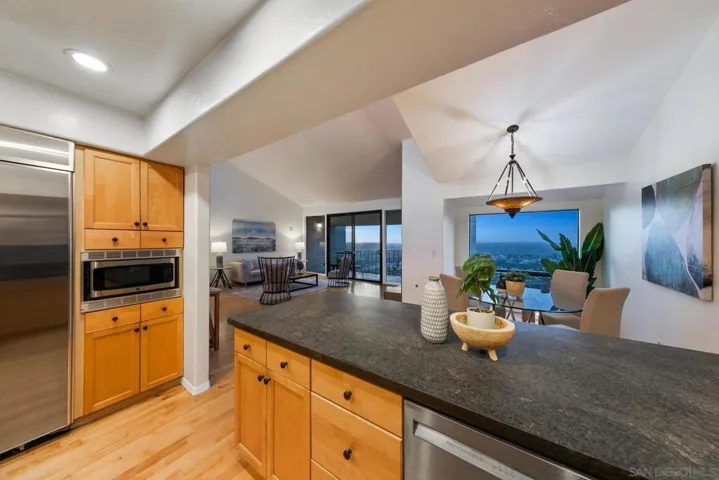 6356 Caminito Estrellado, San Diego, California 92120