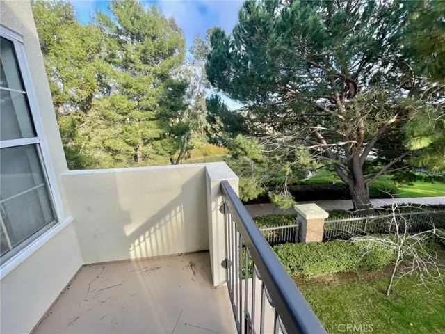 Outdoor balcony deck off dining/living room