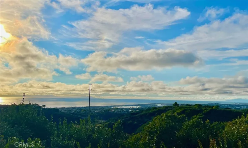 Beautiful ocean views within walking distance