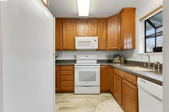 900 Southampton Rd 80, Benicia, California 94510