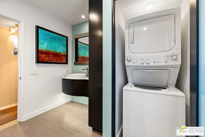 1240 S Calle Rolph, Palm Springs, California 92264