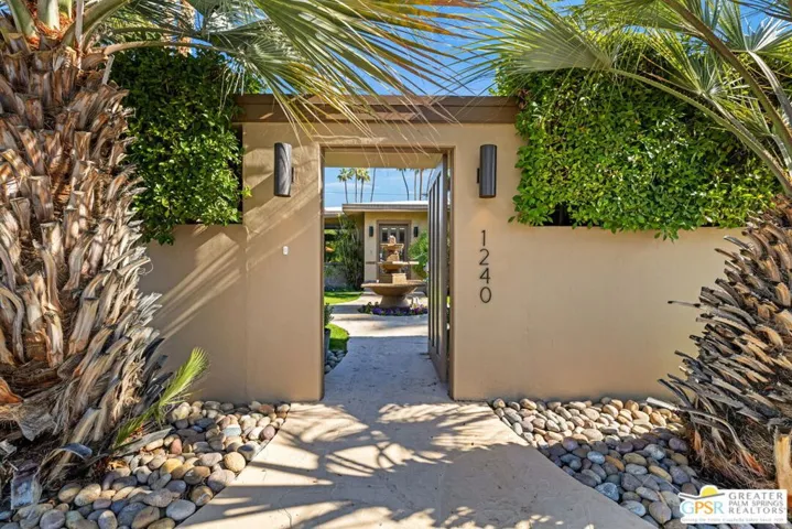 1240 S Calle Rolph, Palm Springs, California 92264
