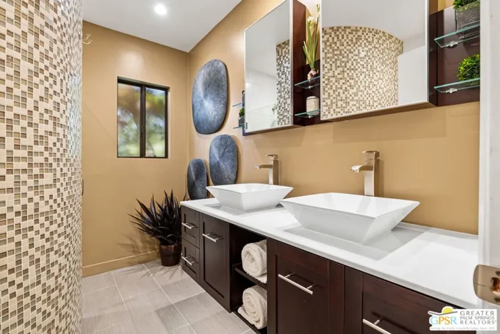 1240 S Calle Rolph, Palm Springs, California 92264