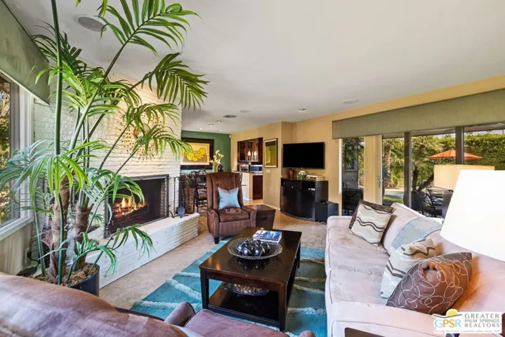 1240 S Calle Rolph, Palm Springs, California 92264