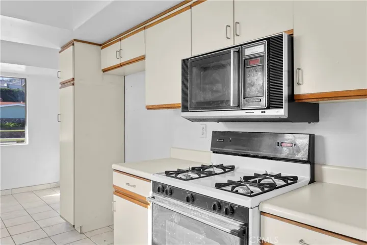 28724 Gunter Road, Rancho Palos Verdes, California 90275