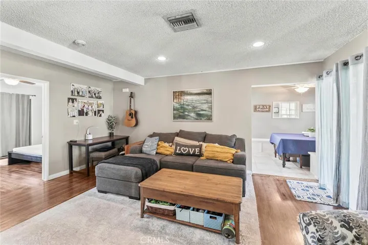 10118 Valjean Avenue, North Hills, California 91343