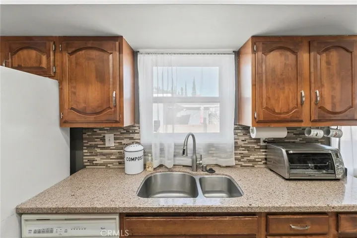 10118 Valjean Avenue, North Hills, California 91343