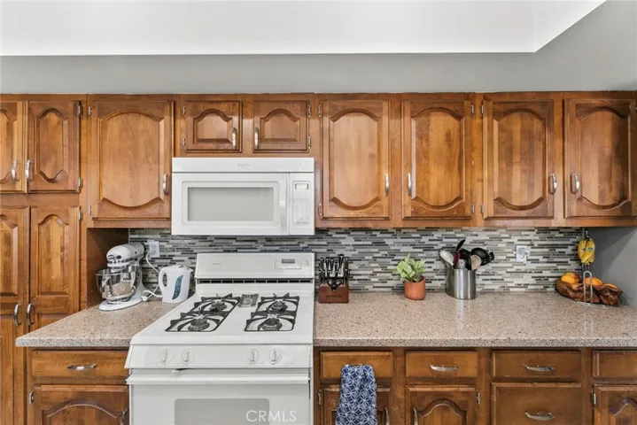 10118 Valjean Avenue, North Hills, California 91343
