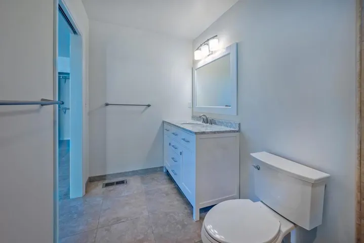 422 Woodland Way, Santa Cruz, California 95060