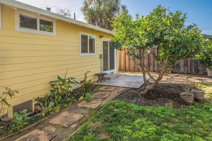 422 Woodland Way, Santa Cruz, California 95060