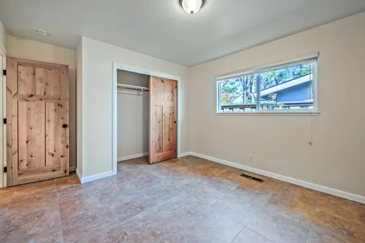422 Woodland Way, Santa Cruz, California 95060