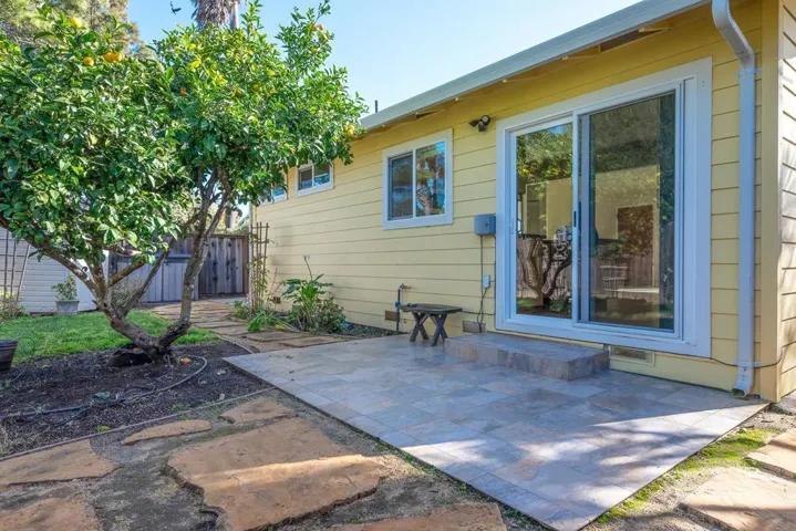 422 Woodland Way, Santa Cruz, California 95060