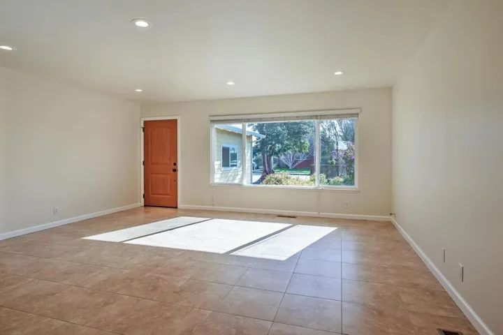 422 Woodland Way, Santa Cruz, California 95060