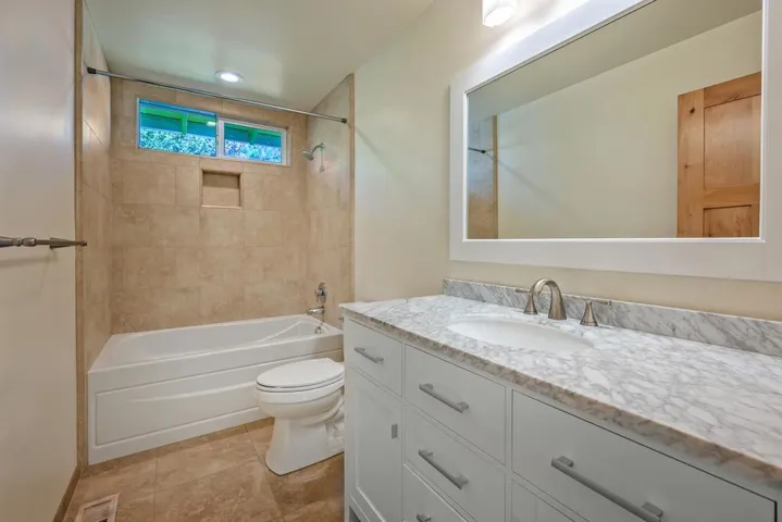 422 Woodland Way, Santa Cruz, California 95060