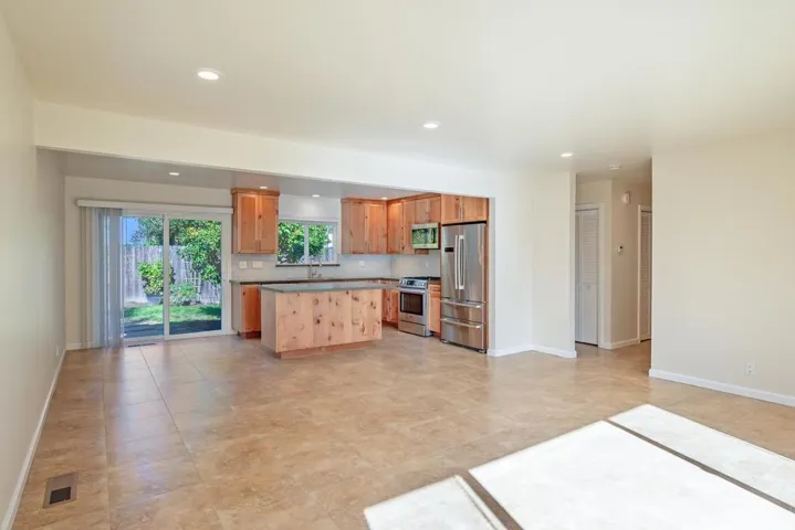 422 Woodland Way, Santa Cruz, California 95060