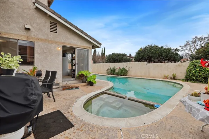 4 Deerwood W, Irvine, California 92604
